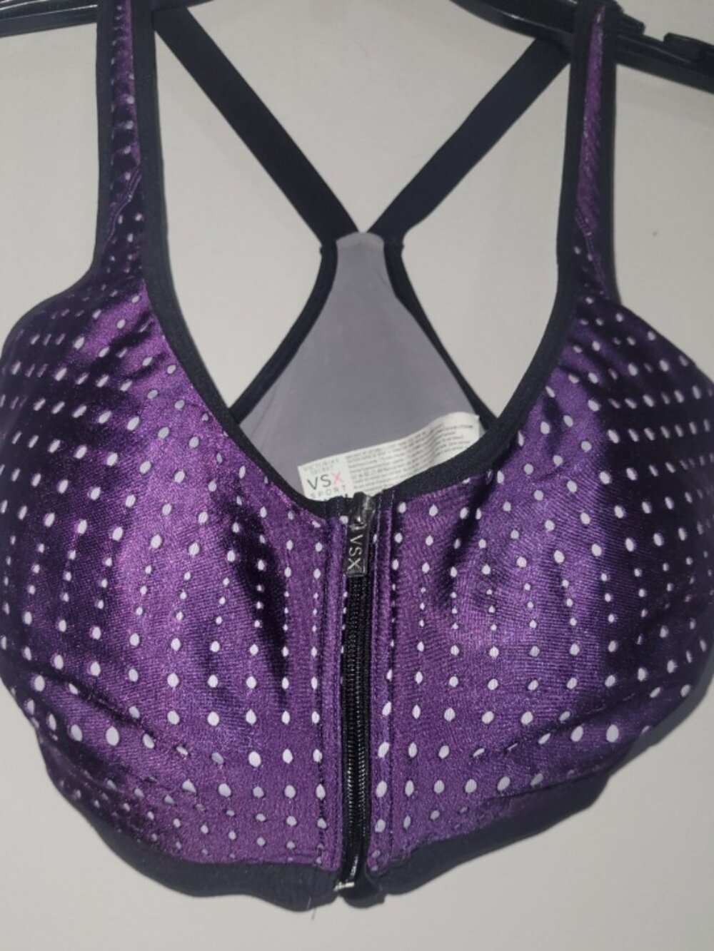 Victoria's Secret 34DD Knockout sports bra